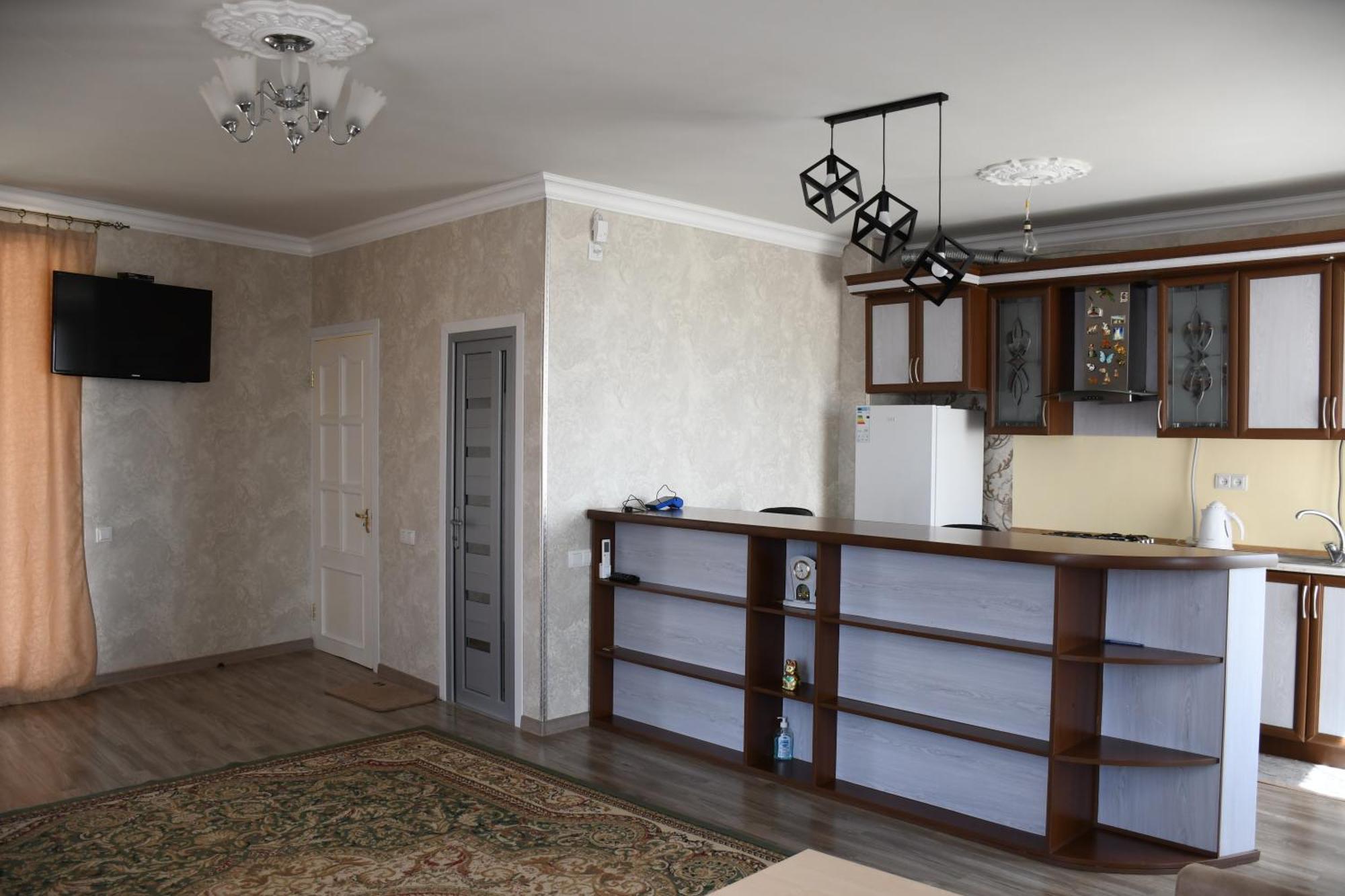Armani Guest House Martuni ภายนอก รูปภาพ
