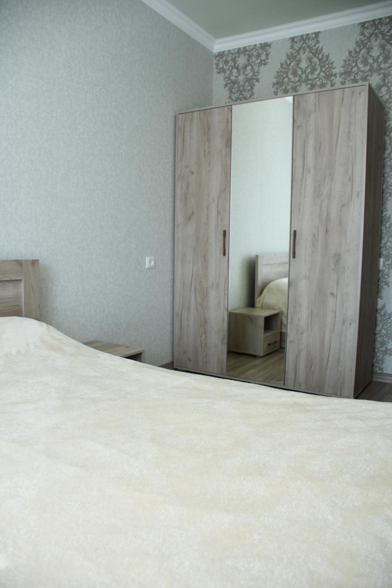 Armani Guest House Martuni ภายนอก รูปภาพ
